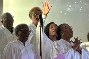 Harlem Walking Tour in French and Gospel Mass in a Small Group