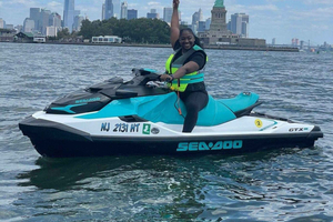 New York City: 1-Hour Jet Ski Rental by Statue of Liberty