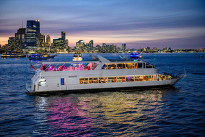 New York City: Gourmet Dinner Cruise with Live Music