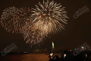 NYC: New Year’s Eve Family Fireworks Cruise All-Inclusive