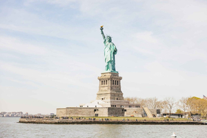 NYC: Wall Street Tour mit 9/11 Memorial und Statue Ferry