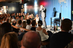 VIP-standupkomedi i New York City på Rodney's Comedy Club