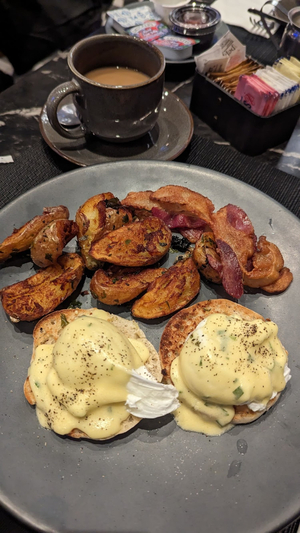 Buttonwood Restaurant and Bar