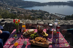 experiência de café da manhã na Côte d’Azur em um Land Rover Defender