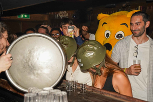 Nice Halloween Bar Crawl: Kostymer, gratis shots, spel och VIP-entré till klubb