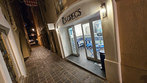 Chez Les Grecs