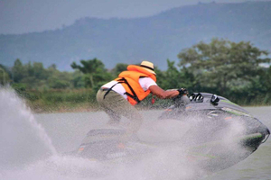 Abuja: begeleide boottocht & jetski-ervaring