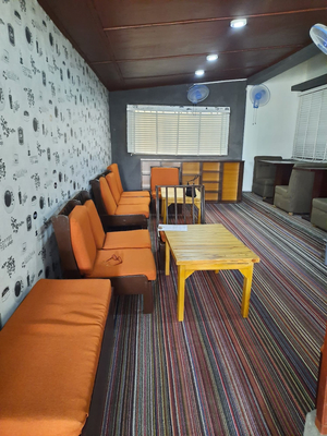 Backhouse Lounge