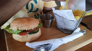 Beachland Boat Club - Restaurant and Bar