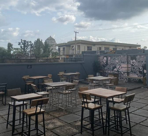 Breezzz Bar & Lounge