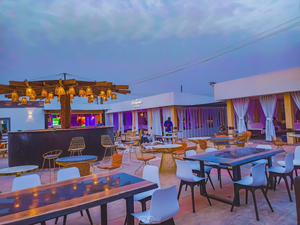 De Compound Lounge