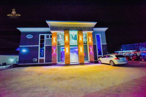 Ice Club & Lounge