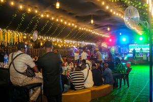 Mary's garden & Christy's lounge