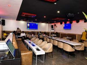 Shaunz karaoke bar