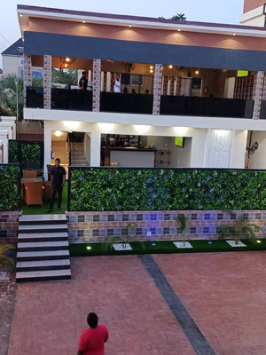 Zustel Hotel & Suites