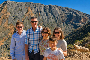 Tour de 7 días por Omán con Dimanyat, wadis, desierto y montañas