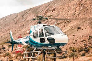 Z Maskatu: 15-minutowy, ekscytujący lot helikopterem