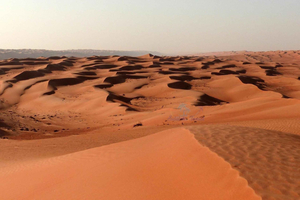 Gouden Uur Magie: Rub' Al Khali Woestijn Zonsondergang Tour
