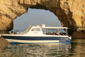 Muscat: Coastal and Sunset Boat Trip