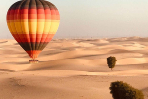 Muscat: Varmluftsballon og aftentur i ørkenen og Wadi Khalid