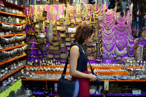 Mascate: tour dello shopping al mercato dell'Oman con prelievo