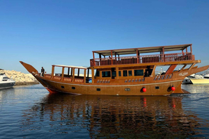 Muscat: Omani traditionell Dhow solnedgångskryssning