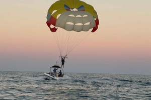 Muscat: Parasailing in Al Mouj Marina
