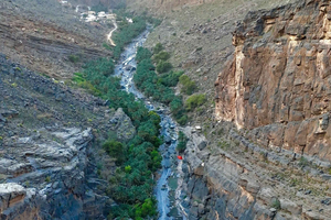 Wadi Al Nakhr: Hike to Hidden Cave and Pools