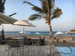 Beach Pool Club Bar نادي بركة الشاطيء