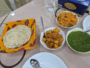 مطعم النباتي Vegetarian Restaurant