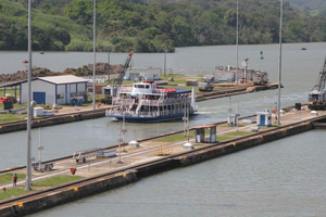 TOUR EN BARCO por el CANAL DE PANAMÁ - Vive la Maravilla de la Ingeniería