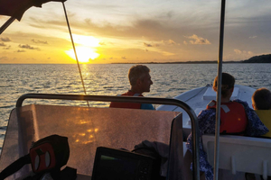 Boca Chica : sortie en bateau au coucher du soleil et dîner au bord de la mer