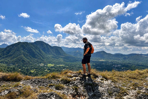 Wanderung auf der India-Dormida-Route: Panoramablick und lokale Geschichten