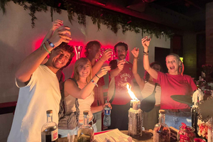 Città di lezione di cocktail a Casco Viejo con bevande