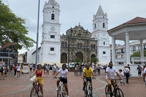 Panama City: Itseopastettu pyörävuokraus digitaalisella kartalla