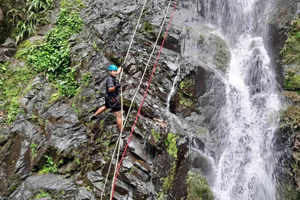 Tour de rápel y ruta de senderismo por La India Dormida en el valle de Antón