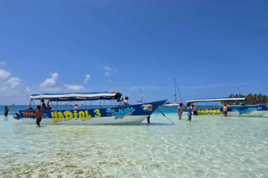 Tropical Adventure in Guna Yala: 3 Islands with Lunch at a Local Restaurant