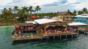 Aqua Lounge