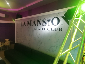 La Mansión Night Club.