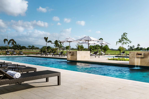 AQVA Pool Bar