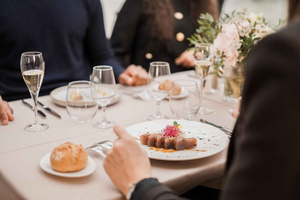 Bateaux Mouches® Christmas Lunch Cruise