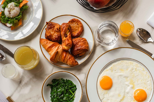 Breakfast and admission to the Palace of Versailles for 2 people