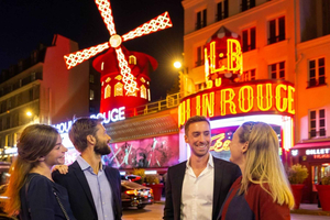 Pariisi: Eiffel-torni, illallisristeily ja Moulin Rouge -show