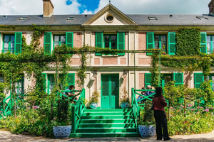 パリ発：ジヴェルニー、モネの自宅と庭園 半日ツアー