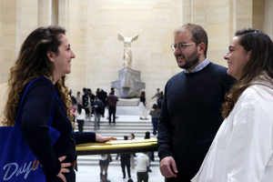 Louvre: Small-Group Tour - Must-See Highlights