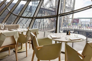 Madame Brasserie Dinner Reservation with Seine Cruise