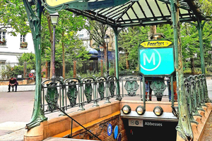 Montmartre Drawing tour with a local artist