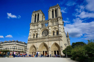 Tour Guiado na Catedral de Notre-Dame com Entrada Agendada