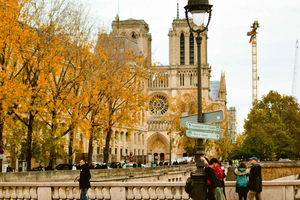 Notre Dame Interior and Exterior Guided Tour with Relics