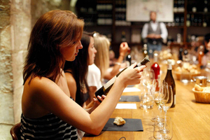Paris: Fransk vinsmagning med sommelier